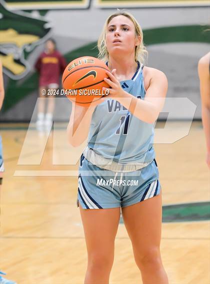Thumbnail 2 in Valor Christian vs. Mt. Zion Prep Academy  (Nike Tournament of Champions) photogallery.
