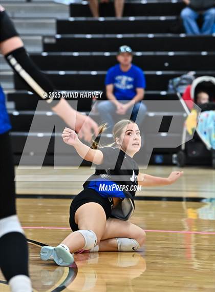 Thumbnail 2 in Roosevelt vs. Longmont photogallery.