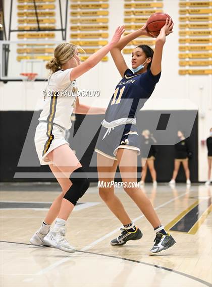 Thumbnail 1 in Mullen @ Arapahoe photogallery.