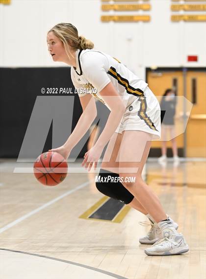 Thumbnail 3 in Mullen @ Arapahoe photogallery.