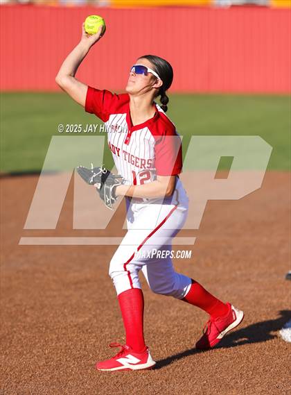 Thumbnail 1 in Venus at Glen Rose JV photogallery.