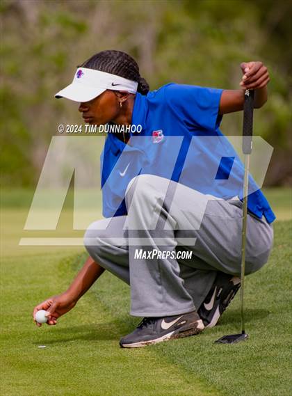 Thumbnail 2 in UIL Golf 5A Region 4 District 25 Tournament photogallery.