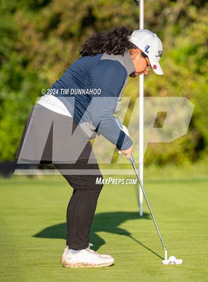 Thumbnail 3 in UIL Golf 5A Region 4 District 25 Tournament photogallery.