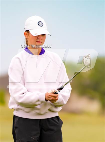 Thumbnail 3 in UIL Golf 5A Region 4 District 25 Tournament photogallery.