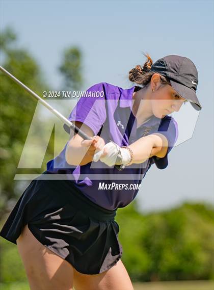 Thumbnail 3 in UIL Golf 5A Region 4 District 25 Tournament photogallery.