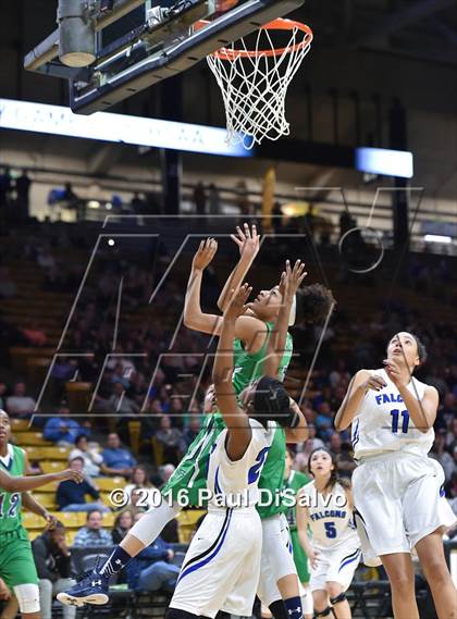 Thumbnail 2 in ThunderRidge vs. Highlands Ranch (CHSAA 5A Final) photogallery.