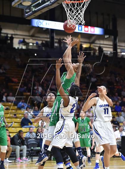 Thumbnail 3 in ThunderRidge vs. Highlands Ranch (CHSAA 5A Final) photogallery.