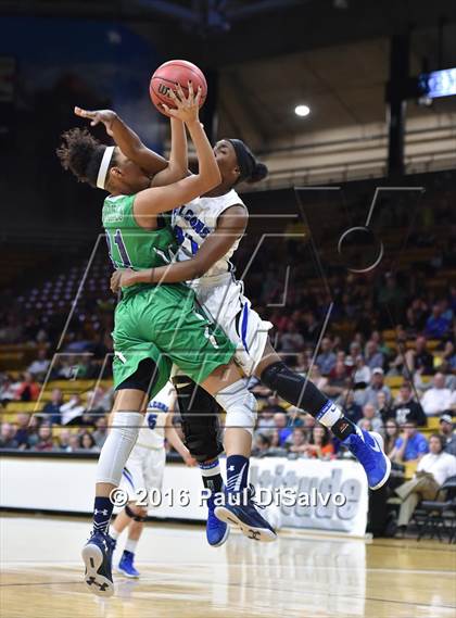 Thumbnail 2 in ThunderRidge vs. Highlands Ranch (CHSAA 5A Final) photogallery.