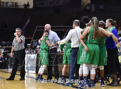 Thumbnail 1 in ThunderRidge vs. Highlands Ranch (CHSAA 5A Final) photogallery.