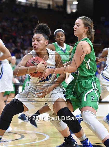 Thumbnail 1 in ThunderRidge vs. Highlands Ranch (CHSAA 5A Final) photogallery.