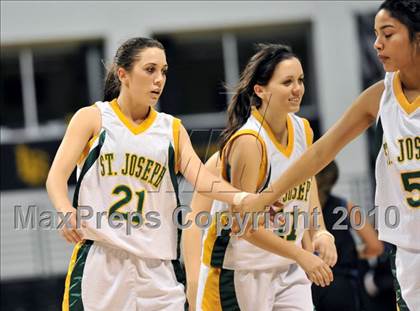 Thumbnail 3 in St. Joseph vs. Windward (CIF SS D4A Final) photogallery.