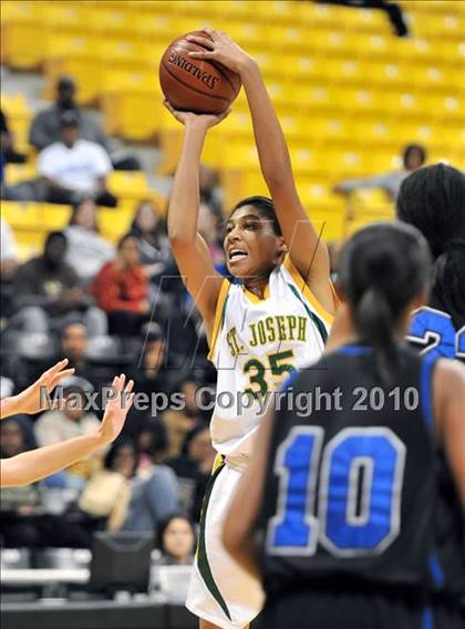 Thumbnail 1 in St. Joseph vs. Windward (CIF SS D4A Final) photogallery.