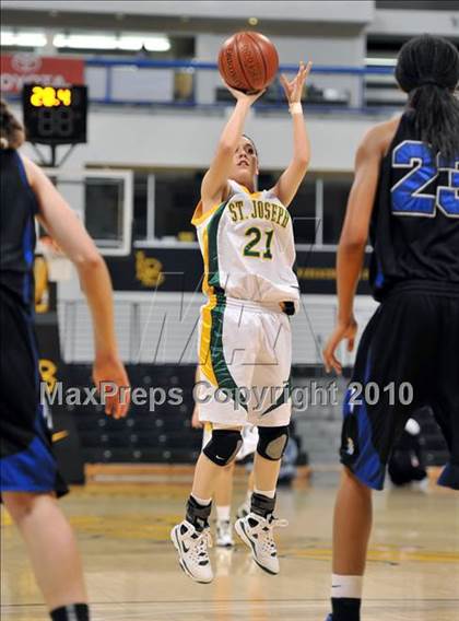 Thumbnail 3 in St. Joseph vs. Windward (CIF SS D4A Final) photogallery.