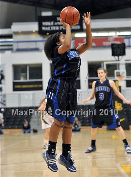 Thumbnail 3 in St. Joseph vs. Windward (CIF SS D4A Final) photogallery.