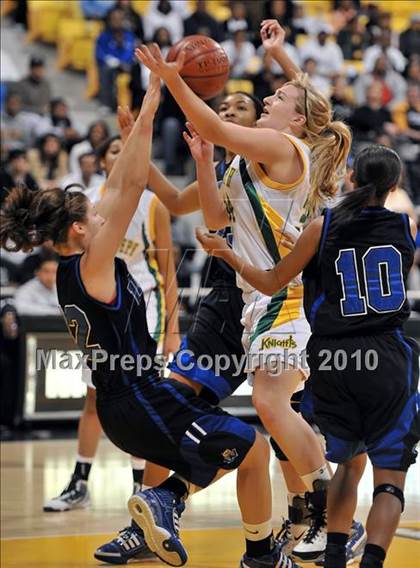 Thumbnail 2 in St. Joseph vs. Windward (CIF SS D4A Final) photogallery.