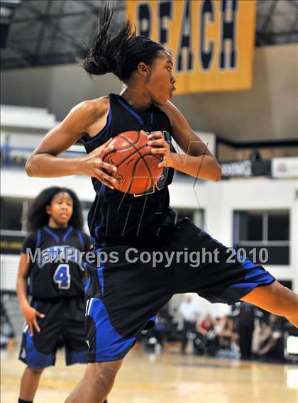Thumbnail 3 in St. Joseph vs. Windward (CIF SS D4A Final) photogallery.