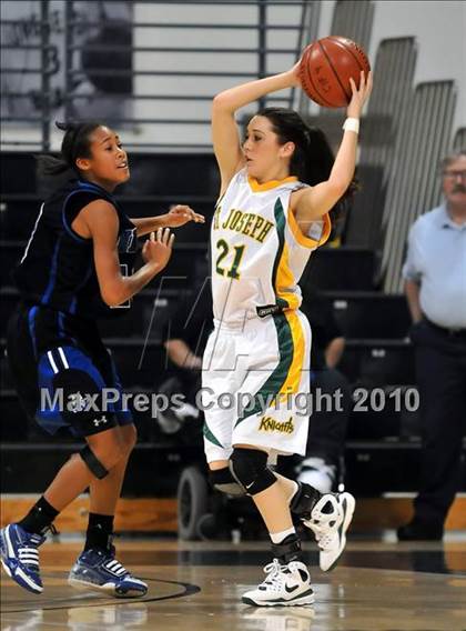 Thumbnail 1 in St. Joseph vs. Windward (CIF SS D4A Final) photogallery.
