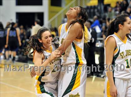 Thumbnail 2 in St. Joseph vs. Windward (CIF SS D4A Final) photogallery.