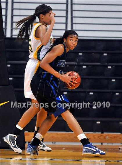 Thumbnail 2 in St. Joseph vs. Windward (CIF SS D4A Final) photogallery.