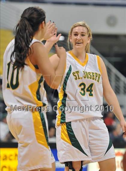 Thumbnail 1 in St. Joseph vs. Windward (CIF SS D4A Final) photogallery.