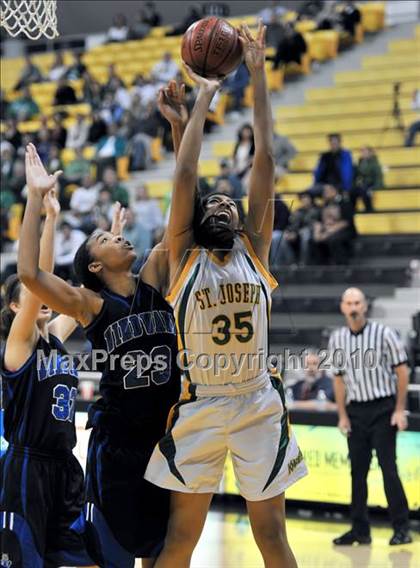 Thumbnail 1 in St. Joseph vs. Windward (CIF SS D4A Final) photogallery.