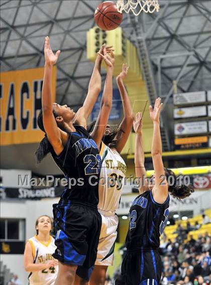 Thumbnail 1 in St. Joseph vs. Windward (CIF SS D4A Final) photogallery.