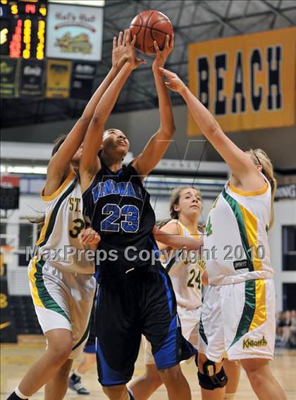 Thumbnail 2 in St. Joseph vs. Windward (CIF SS D4A Final) photogallery.