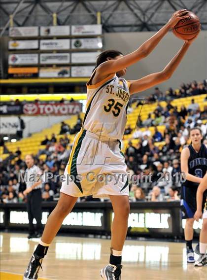 Thumbnail 3 in St. Joseph vs. Windward (CIF SS D4A Final) photogallery.