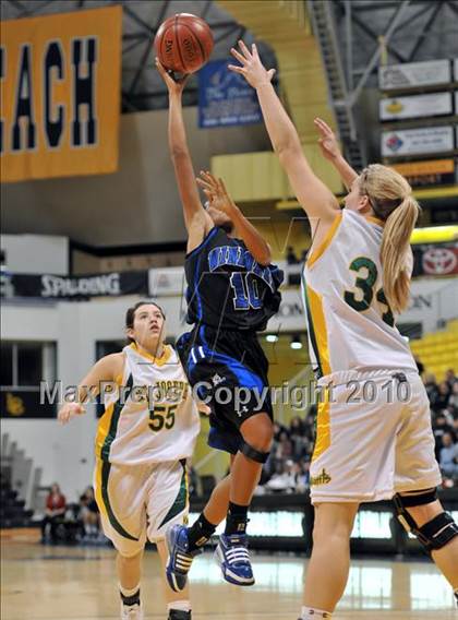 Thumbnail 2 in St. Joseph vs. Windward (CIF SS D4A Final) photogallery.