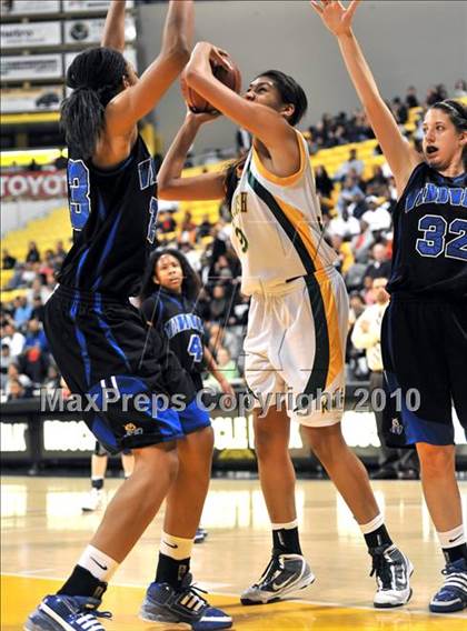 Thumbnail 3 in St. Joseph vs. Windward (CIF SS D4A Final) photogallery.
