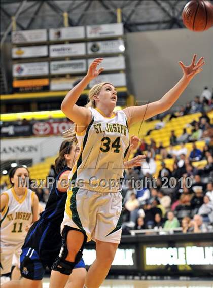 Thumbnail 1 in St. Joseph vs. Windward (CIF SS D4A Final) photogallery.