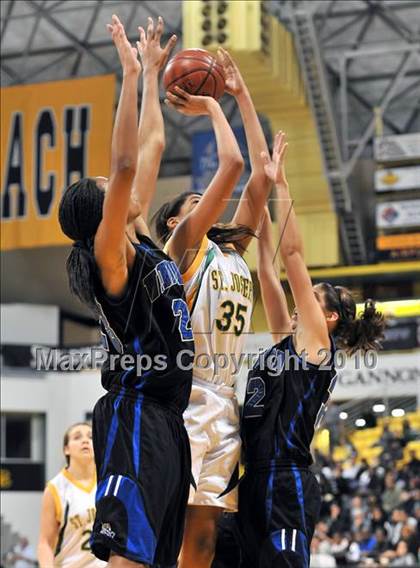 Thumbnail 3 in St. Joseph vs. Windward (CIF SS D4A Final) photogallery.
