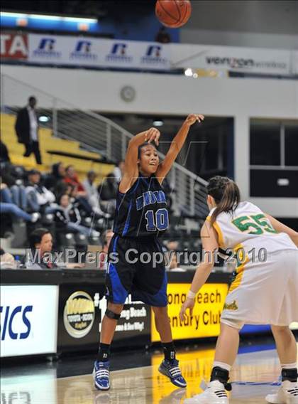 Thumbnail 3 in St. Joseph vs. Windward (CIF SS D4A Final) photogallery.
