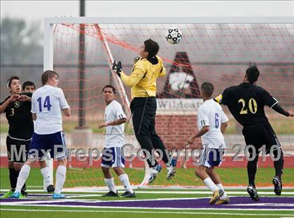 Thumbnail 2 in Angleton vs Galena Park (Angleton Wildcat Invitational) photogallery.