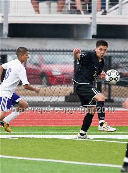 Thumbnail 2 in Angleton vs Galena Park (Angleton Wildcat Invitational) photogallery.