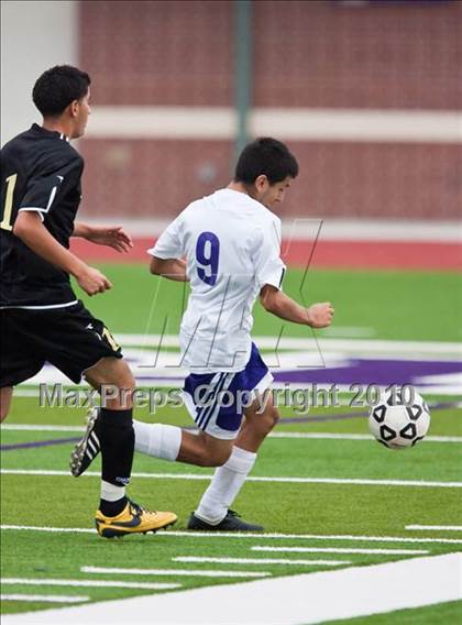 Thumbnail 3 in Angleton vs Galena Park (Angleton Wildcat Invitational) photogallery.