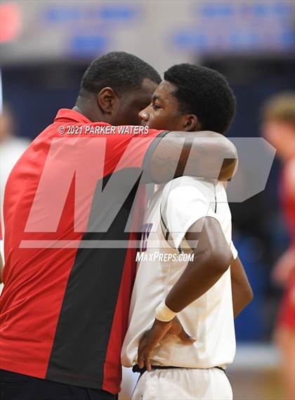 Thumbnail 3 in St. Martin's Episcopal @ John Curtis Christian (John Curtis Invitational) photogallery.