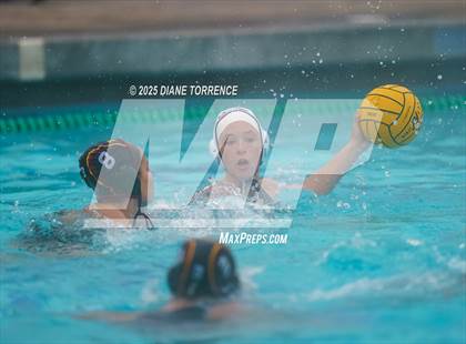 Thumbnail 3 in Laguna Beach vs Woodrow Wilson (Bill Barnett Holiday Cup) photogallery.