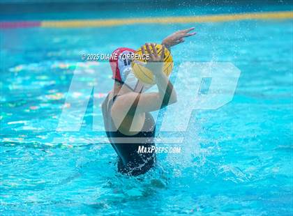 Thumbnail 1 in Laguna Beach vs Woodrow Wilson (Bill Barnett Holiday Cup) photogallery.