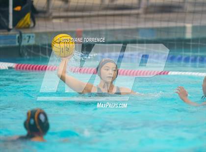 Thumbnail 1 in Laguna Beach vs Woodrow Wilson (Bill Barnett Holiday Cup) photogallery.