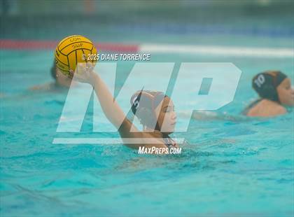 Thumbnail 2 in Laguna Beach vs Woodrow Wilson (Bill Barnett Holiday Cup) photogallery.