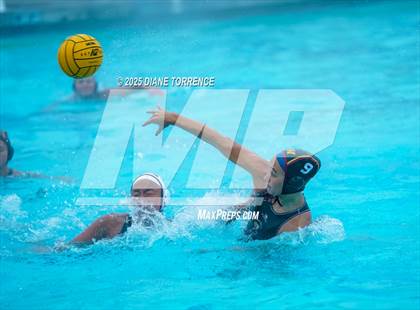 Thumbnail 3 in Laguna Beach vs Woodrow Wilson (Bill Barnett Holiday Cup) photogallery.