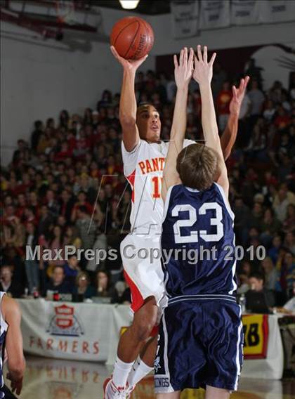 Thumbnail 2 in Pleasant Valley vs. Chico (CIF NS D2 Final) photogallery.