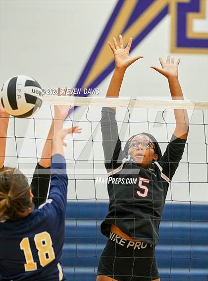 Thumbnail 2 in Chandler Prep @ Lincoln Prep photogallery.