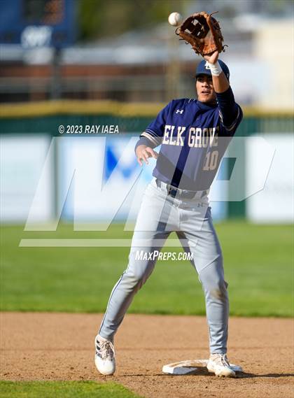 Thumbnail 3 in Elk Grove @ Sheldon photogallery.