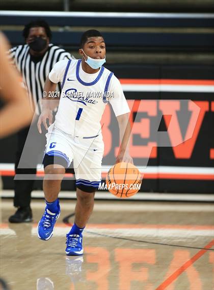 Thumbnail 3 in Birmingham vs Crenshaw (The Beverly Hills Basketball Tournament) photogallery.
