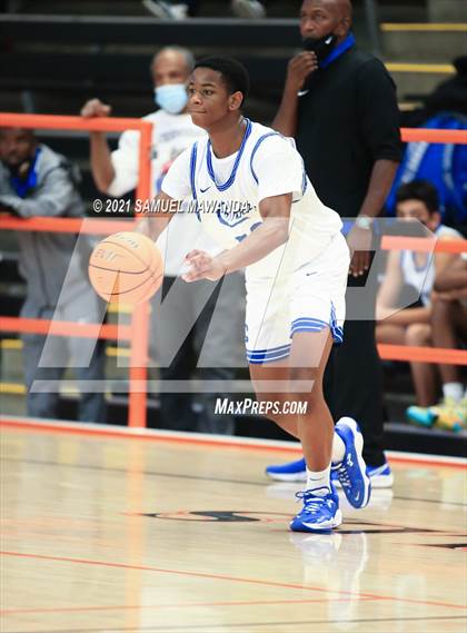 Thumbnail 3 in Birmingham vs Crenshaw (The Beverly Hills Basketball Tournament) photogallery.