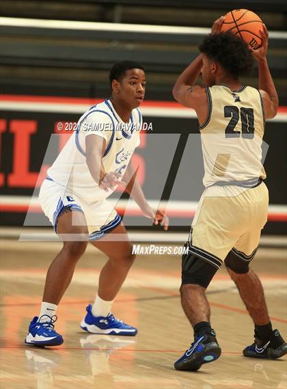 Thumbnail 2 in Birmingham vs Crenshaw (The Beverly Hills Basketball Tournament) photogallery.