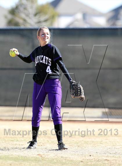 Thumbnail 3 in Crandall vs Hallsville (Forney-North Forney Invitational) photogallery.