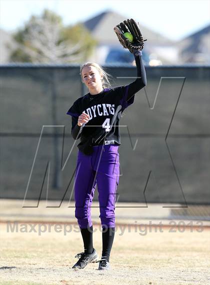 Thumbnail 1 in Crandall vs Hallsville (Forney-North Forney Invitational) photogallery.